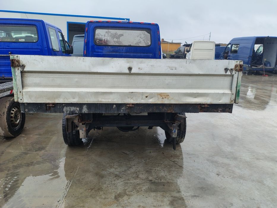 Каросерия с алуминиеви канати с размери 3.33 м  Х 2.00 м Х 0.40 м