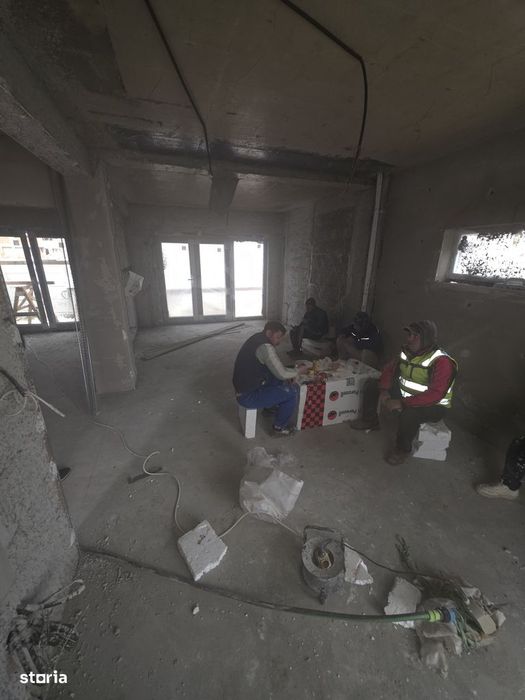 Casă nouă cu 5 camere și mansardă