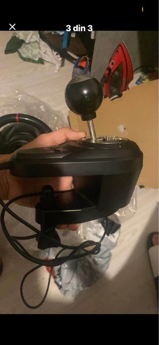 Vând urgent Volan gaming cu pedale si schimbator de viteze Tracer SimRacer Manual 6 in 1, PS3PS4Xbox
