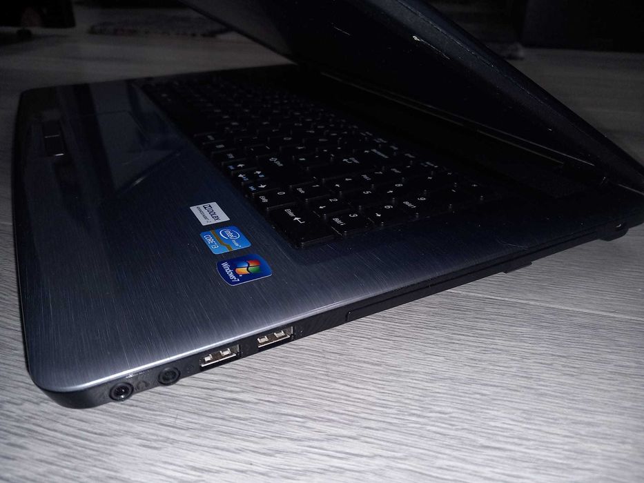 Laptop Medion Akoya E7222 (MD99030)/i7-2670QM/8Gb ddr3/750Gb HDD/17,1"