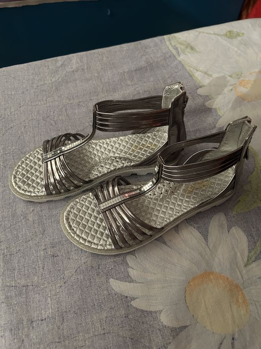 Босоножки детские