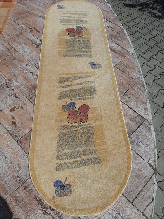 2 buc Covor oval dimensiuni 2.95/2 m si 2.80/0.8 m