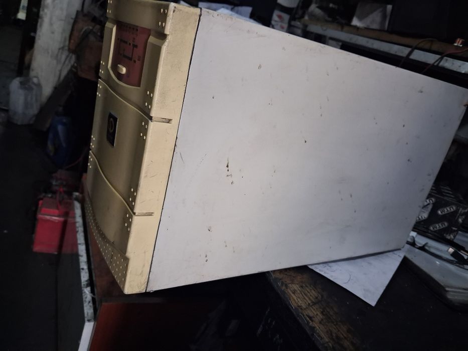 Упс.Выход220в синус 1кват. Вход 36в.