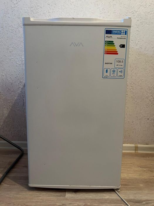 холодильник компактный ( маленький )