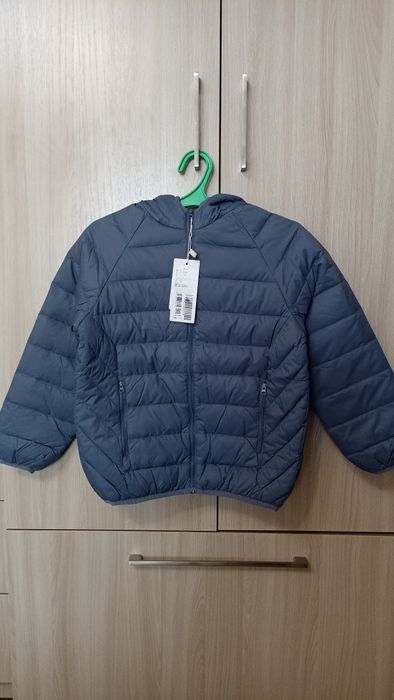 продам детскую курточку