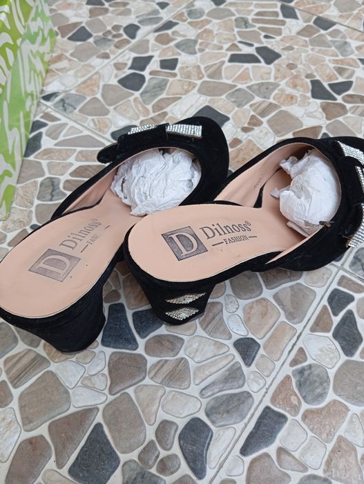 Продаёться женские туфли