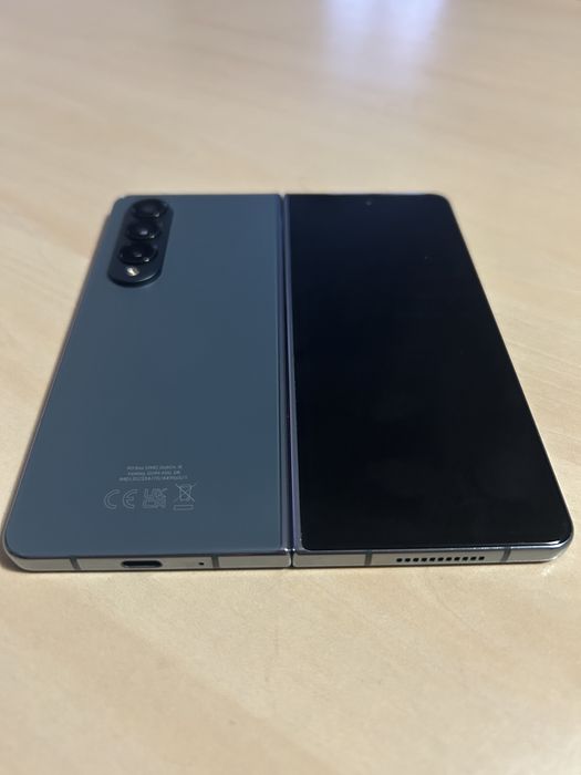 Samsung Galaxy  flod 4