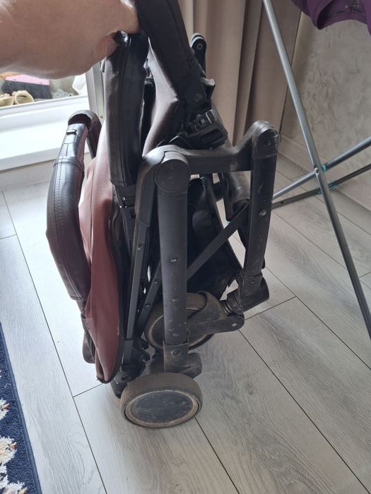 Коляска прогулочная