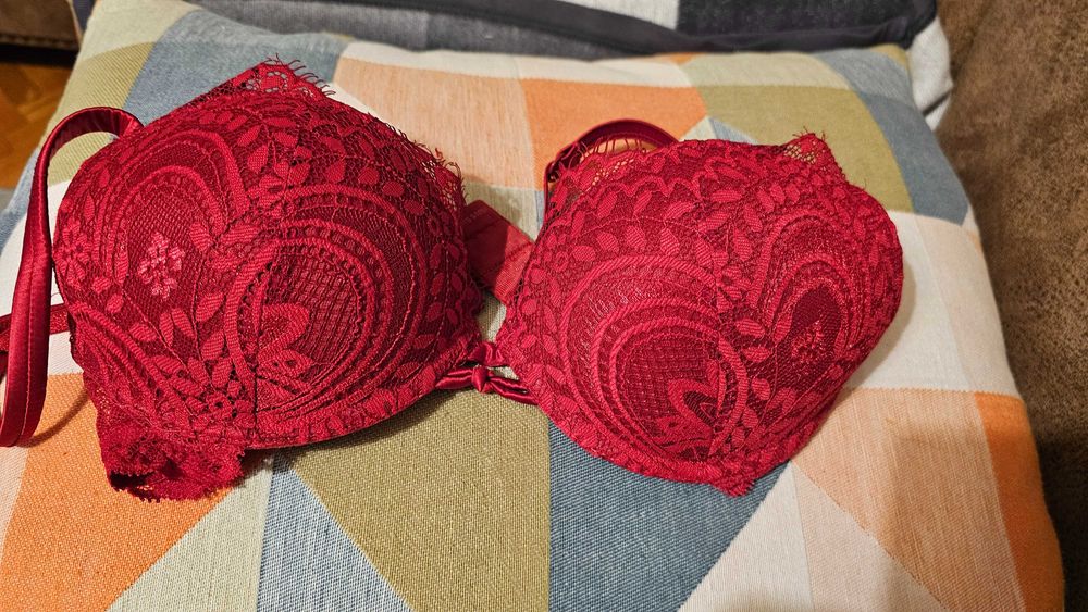 Sutien Push-Up Intimissimi – mărimea 75B, stare perfectă