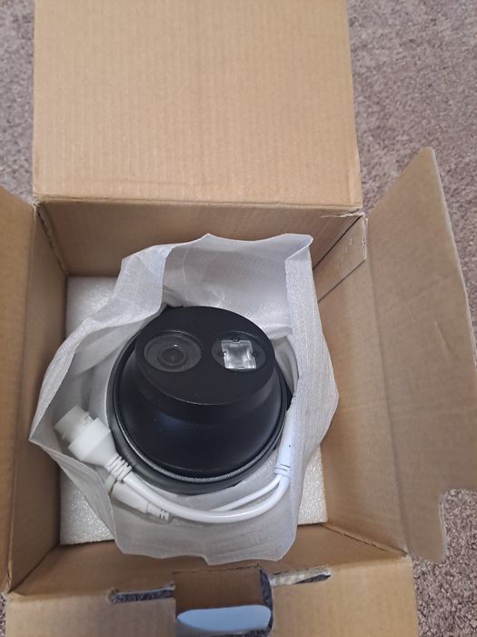 Cameră HikVision+memorie 2 Tera