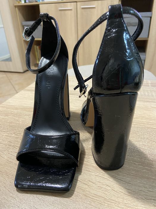 Сандали Topshop,обувани са един път,кото нови