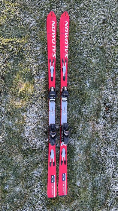 Vând Schiuri Carving Salomon Equipe 10 3V + Bețe Cadou