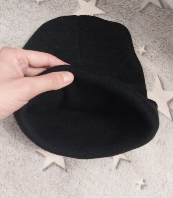 Шапки чёрные новые
