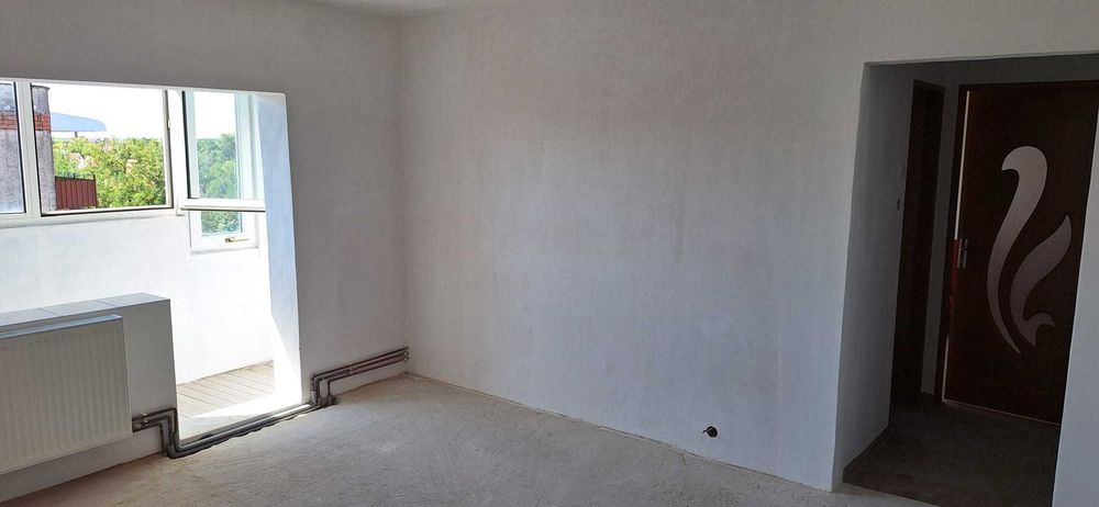 Vand apartament cu 2 camere
