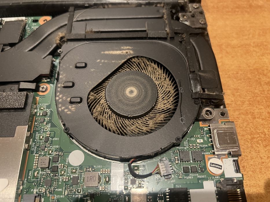 Reparații Laptop & PC | Curățare, Instalare Windows, Upgrade SSD/RAM