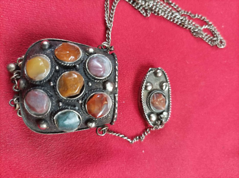 Cutiuță veche foarte frumoasa