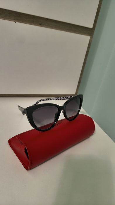 Слънчеви очила Guess