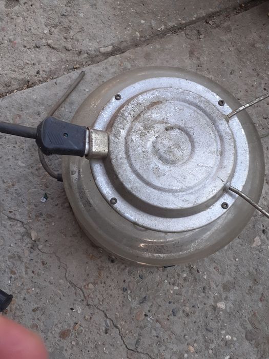 Чисто нови неизползвани тенджери, тип скара.Немска, на Елпром.