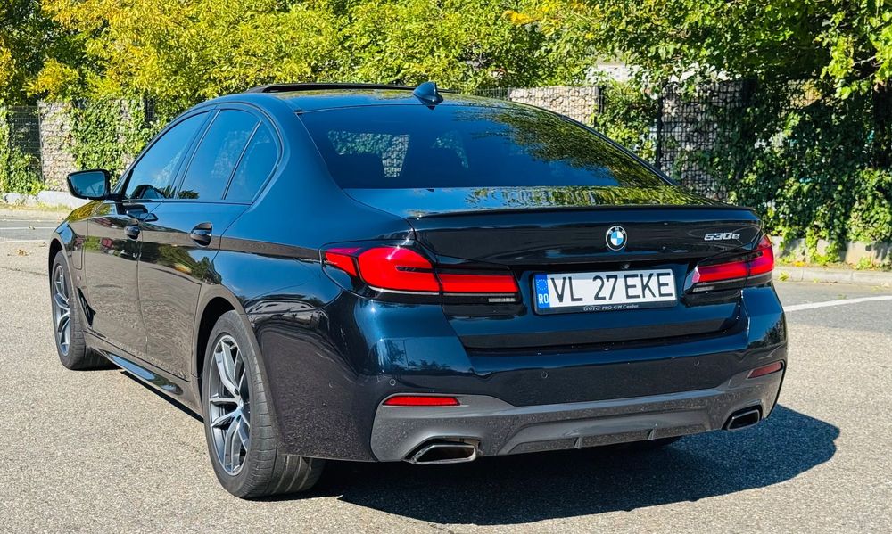 BMW Seria 5 BMW 530e M-Pack/HU/Pano/Laser 520