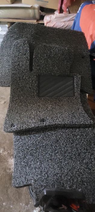 Продам автоковрик на киа к5