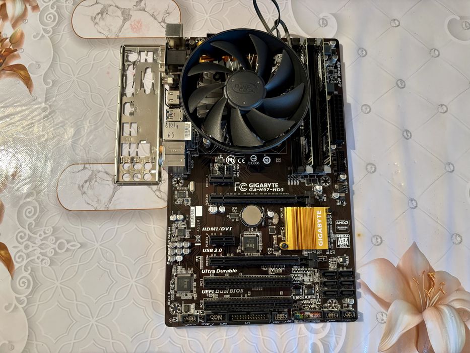 Продам комплект H97 i5 DDR3