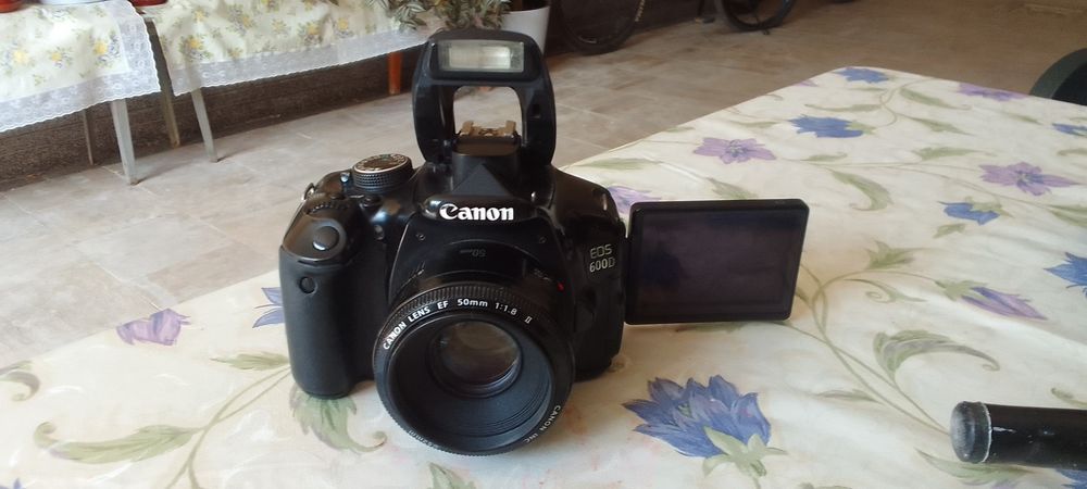 Фотоаппарат Canon eos 600d Full HD