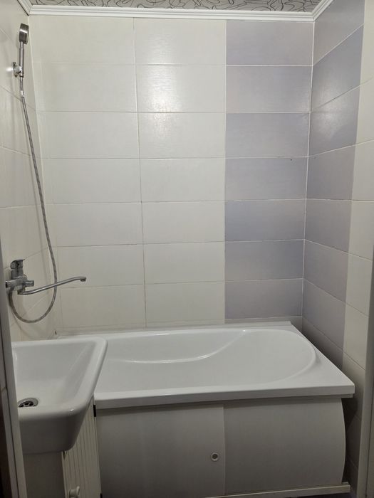 Продаётся 4 комнатная квартира