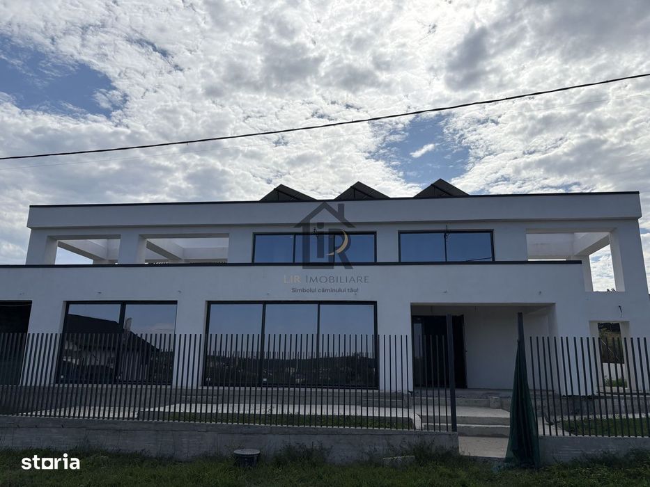 Vilă Superba – Stil Mediteranean Cu Priveliște La Lac