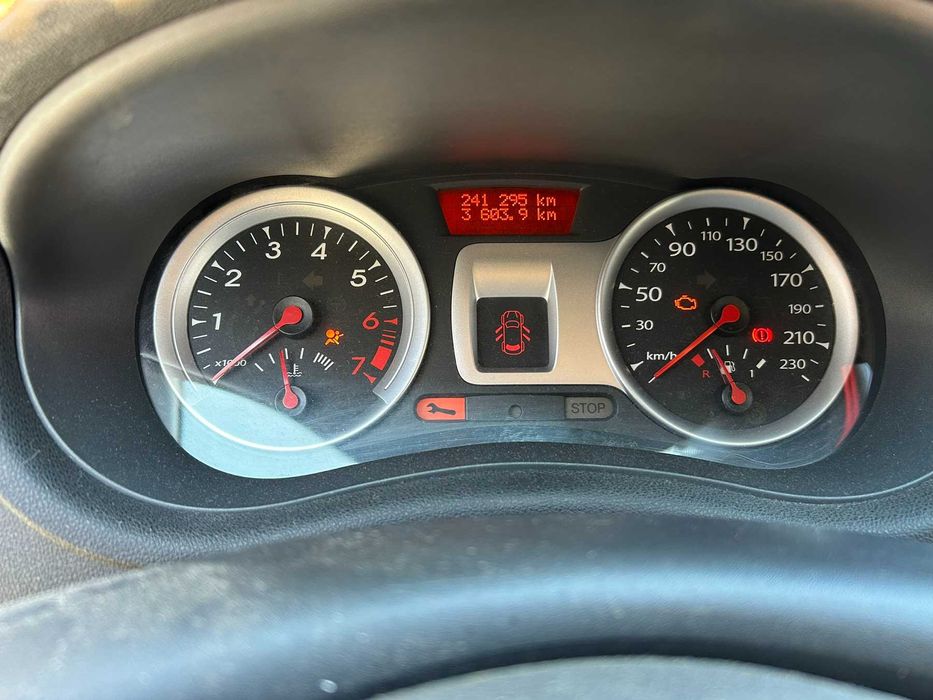 Продавам Reno Clio 2009