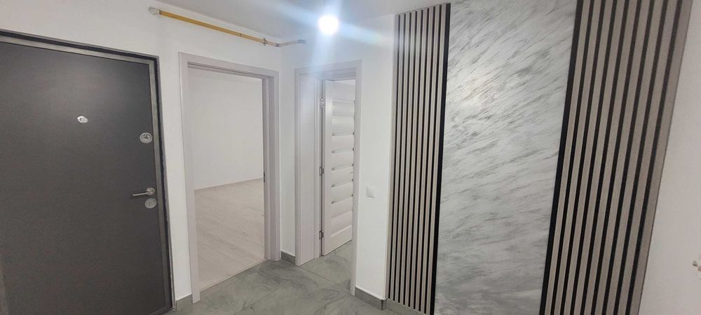 Apartament 2 camere decomandat in Onesti, zona Mall, etaj 1.