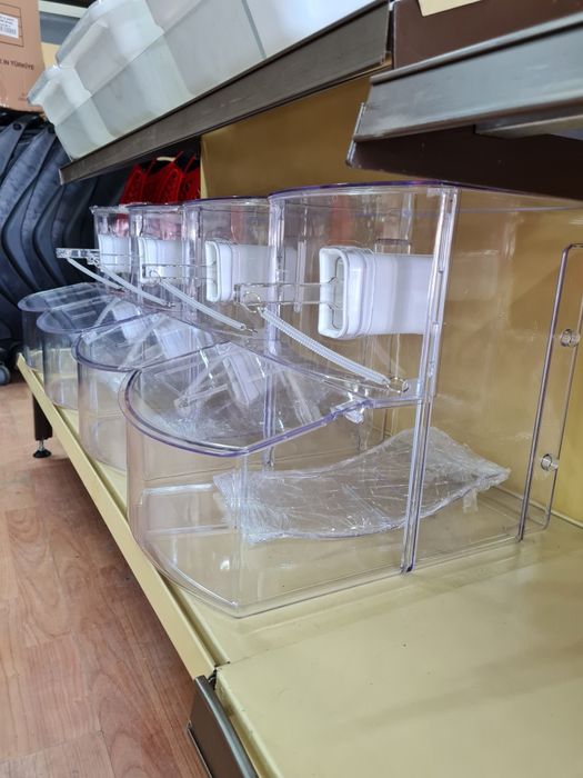 Контейнер за насипни храни с лопатка 22 литра