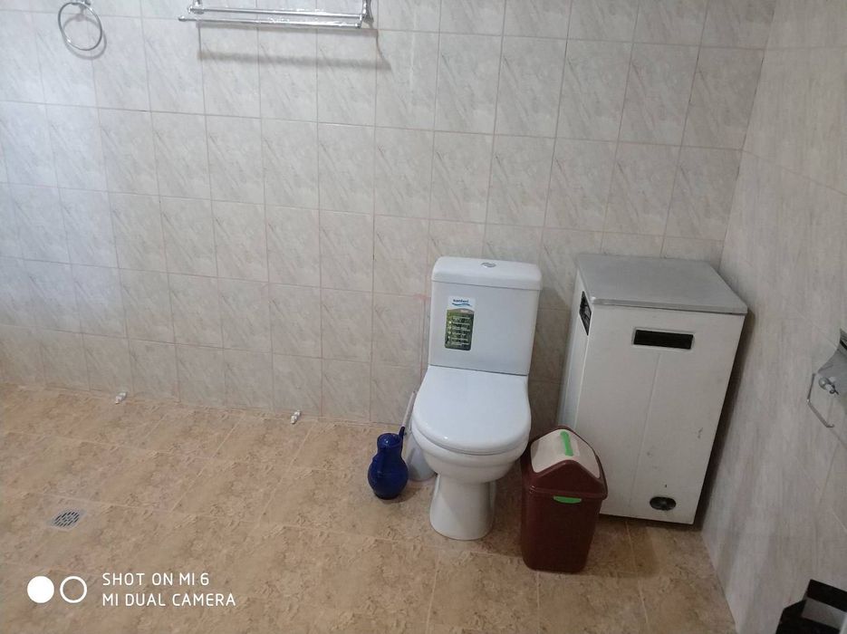 Дом в горах Бостонликского района , кишлак Янгикурган .