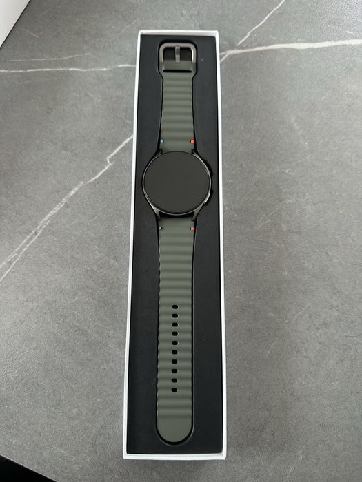 Samsung Galaxy Watch7 (ЧИСТО НОВ!)