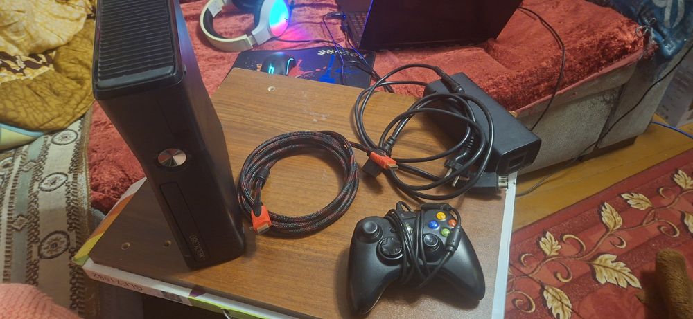 Продам Xbox 360 slim