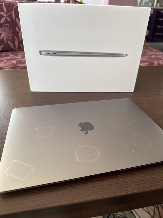Macbook air M1 256gn 16gb ram