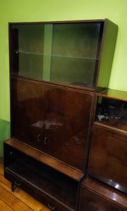 Масивна ретро секция на МОДУЛИ