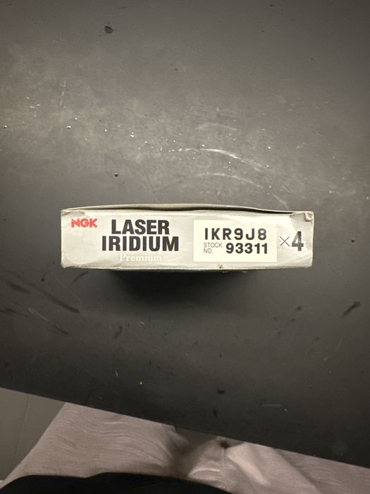 Set 4 Bujii NGK Laser Iridium IKR9J8 - Noi