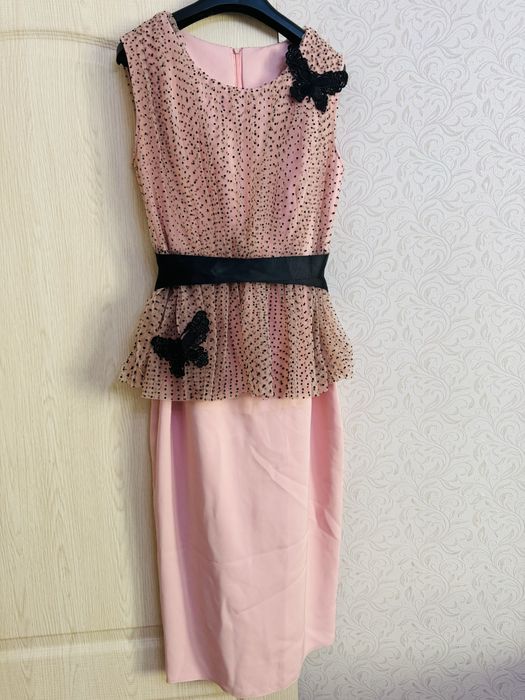 Женский платье нарядный