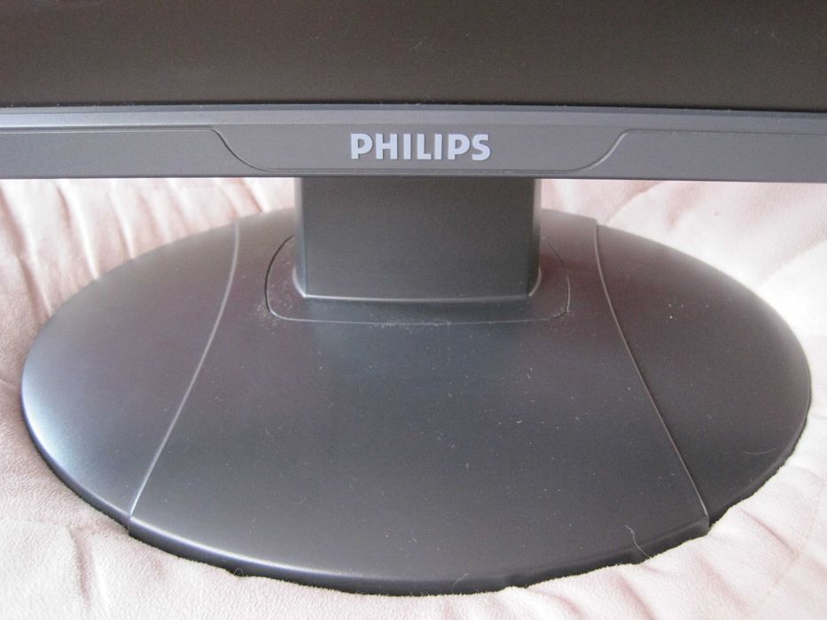Монитор Philips 220WS8