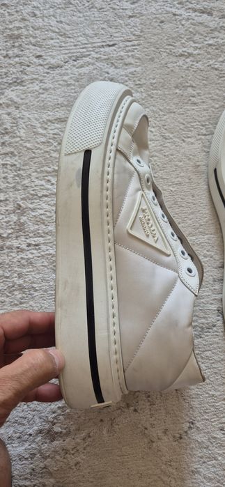 Продам кросовки Prada
