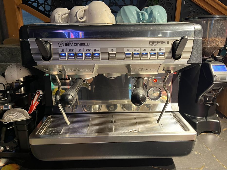 Кофемашина SIMONELLI + кофемолка