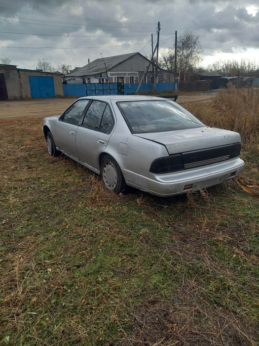 Продам Нисан Максиму 1989г двигатель 3.0 кпп механика .