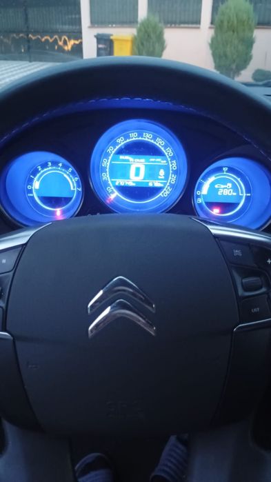 Se vinde Citroen C4 1.6 e hdi anul 2013, cutie manuală