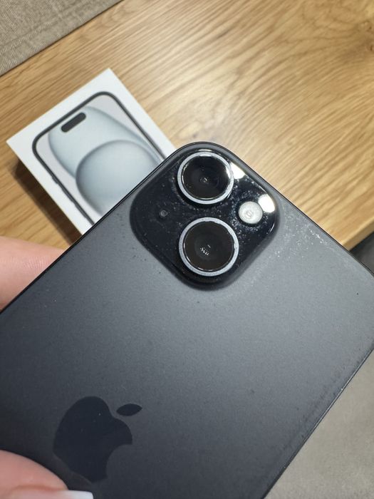 ПРОДАВАМ iPhone 15 128GB
