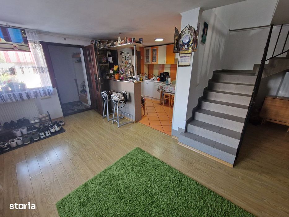 Casa p+ m + teren 1000 mp ghiosesti