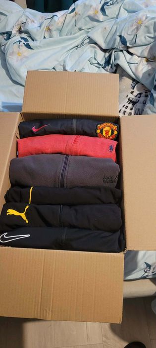 Fac boxuri de firma de orice fel