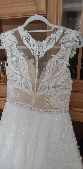 Vand rochie de mireasa marimea S/M