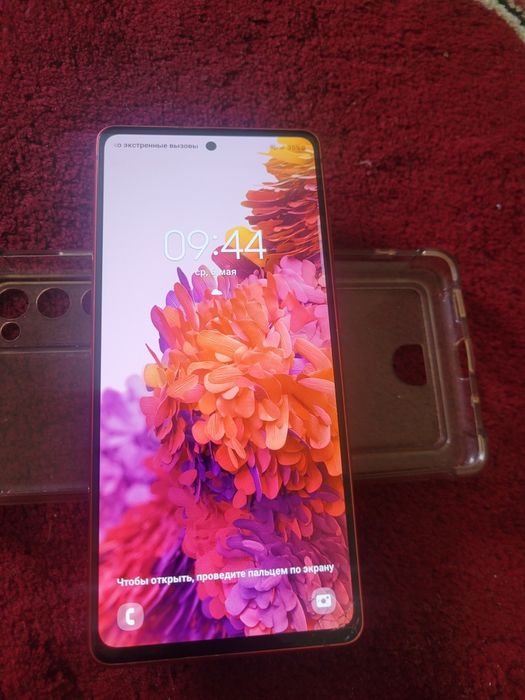 Samsung galaxy S20fe  6+6/128gb