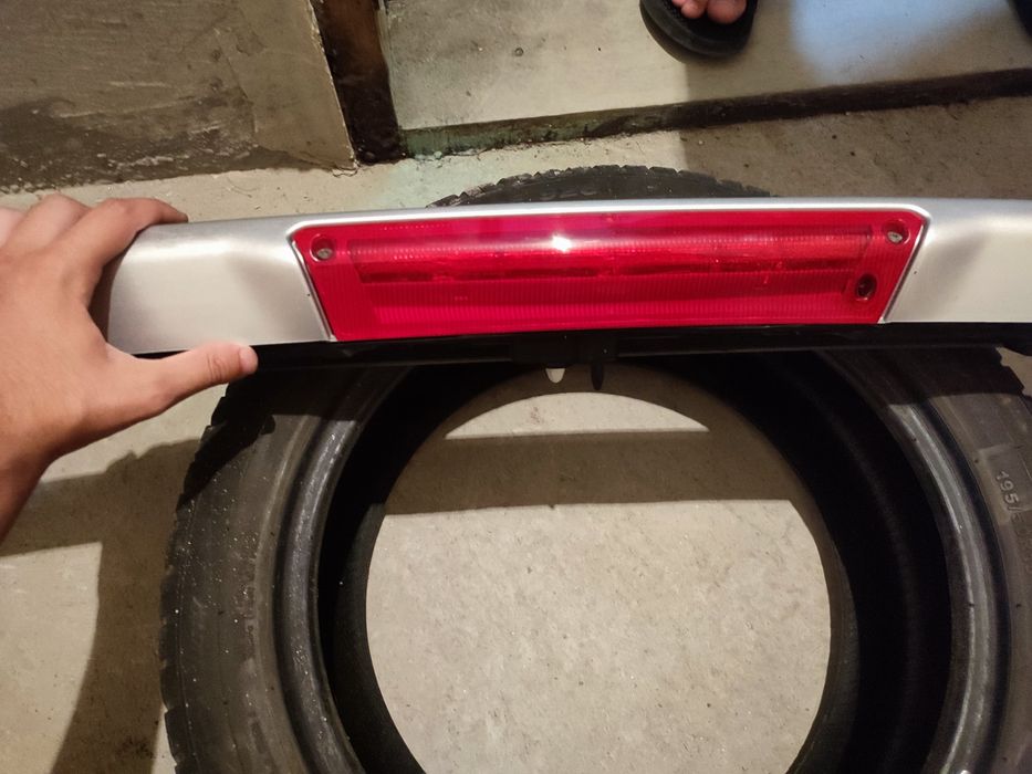 Спойлер за Форд фиеста сив