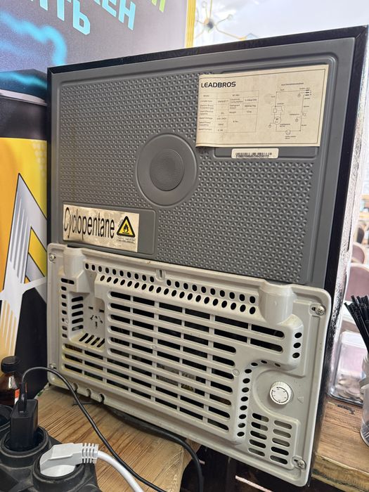 Барный холодильник